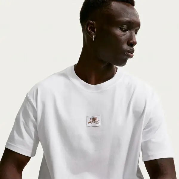 Polo Varon Nike Sportswear Loves is in the Air (IH1169-100)
