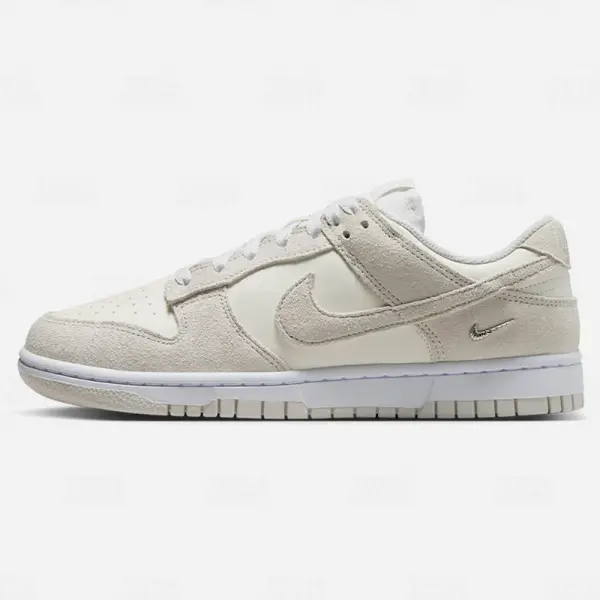 Nike dama Dunk Low SE ‘Sail White Metallic Silver’ Grey (IO4244-105)